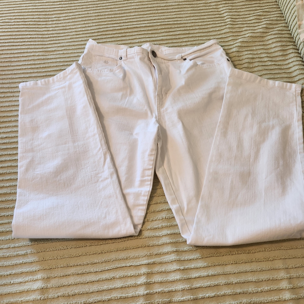Gloria Vanderbilt Bright White Straight Leg Jeans